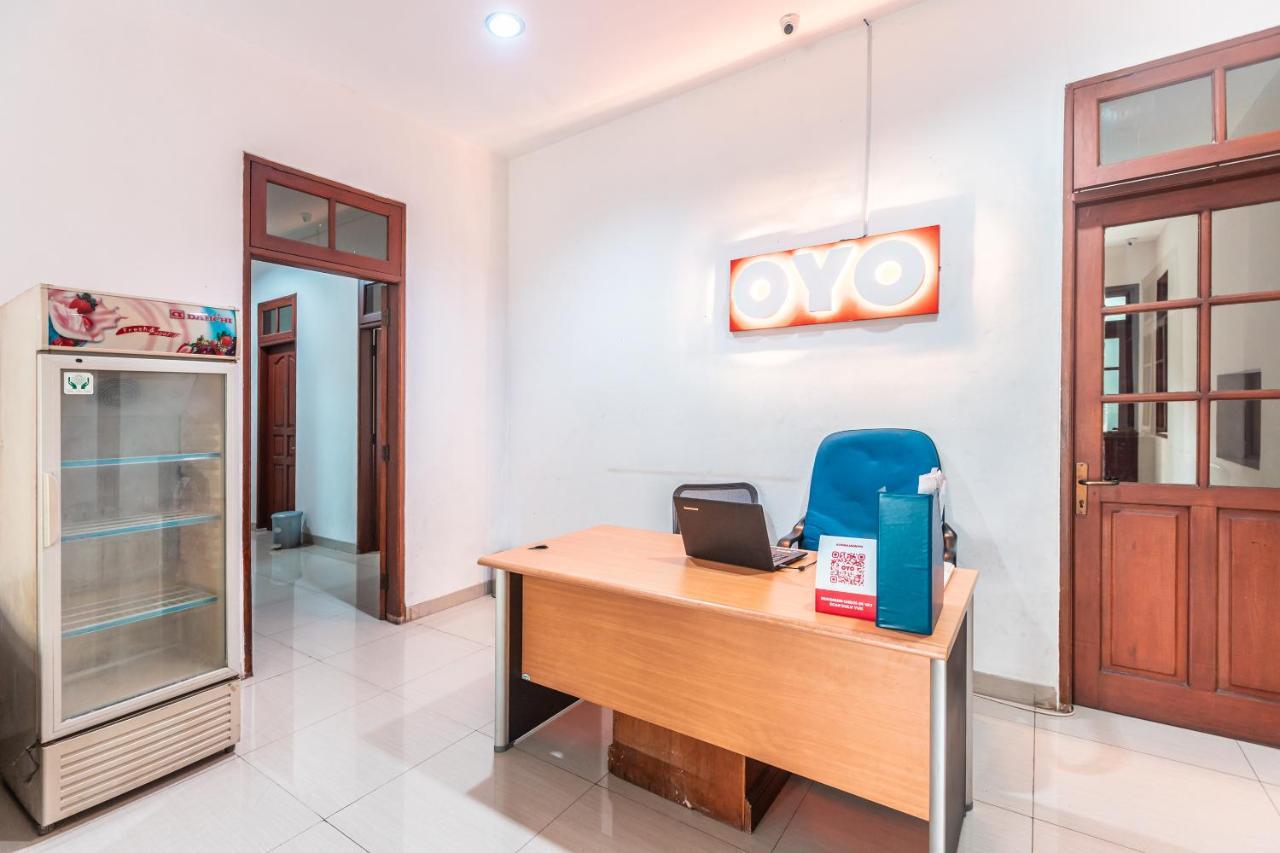 Oyo 1990 Kost Kuningan Executive Boading House Setiabudi Jakarta Exteriör bild