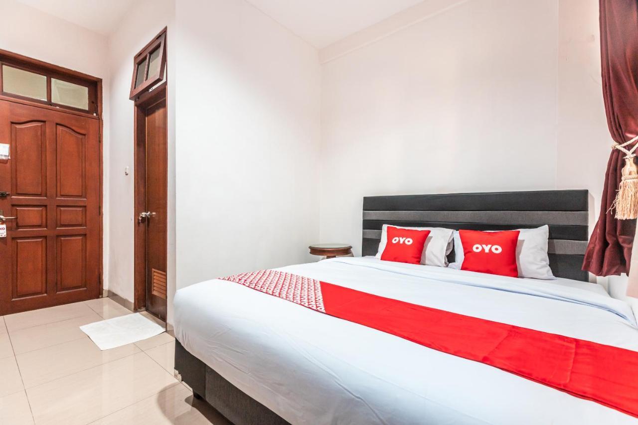 Oyo 1990 Kost Kuningan Executive Boading House Setiabudi Jakarta Exteriör bild