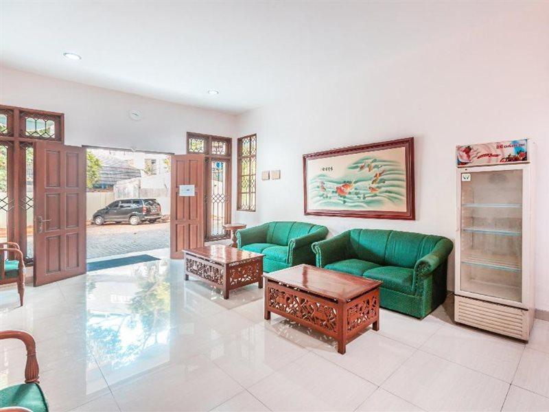 Oyo 1990 Kost Kuningan Executive Boading House Setiabudi Jakarta Exteriör bild