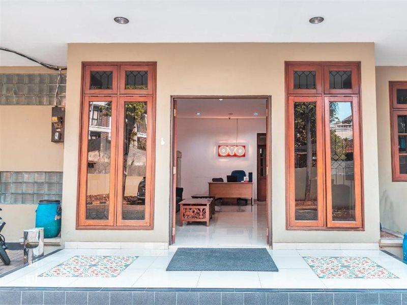Oyo 1990 Kost Kuningan Executive Boading House Setiabudi Jakarta Exteriör bild