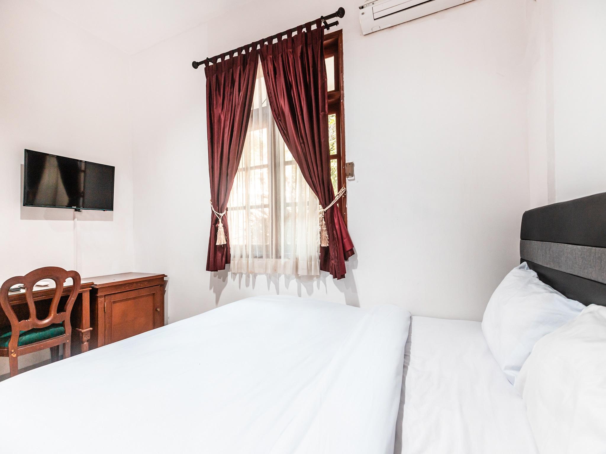 Oyo 1990 Kost Kuningan Executive Boading House Setiabudi Jakarta Exteriör bild