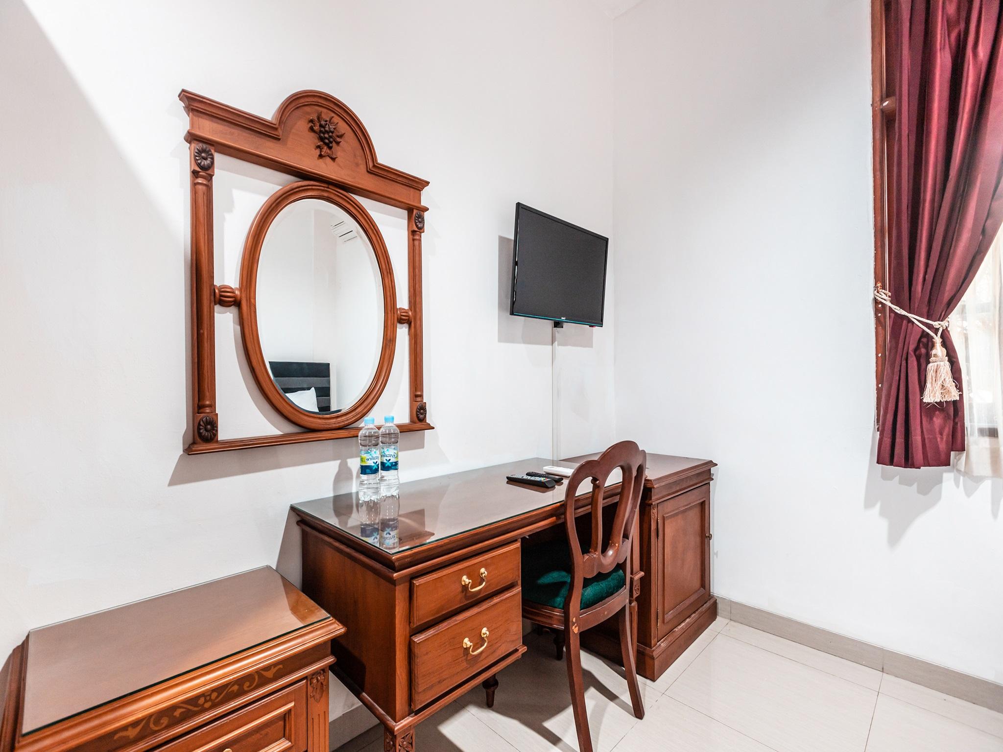 Oyo 1990 Kost Kuningan Executive Boading House Setiabudi Jakarta Exteriör bild