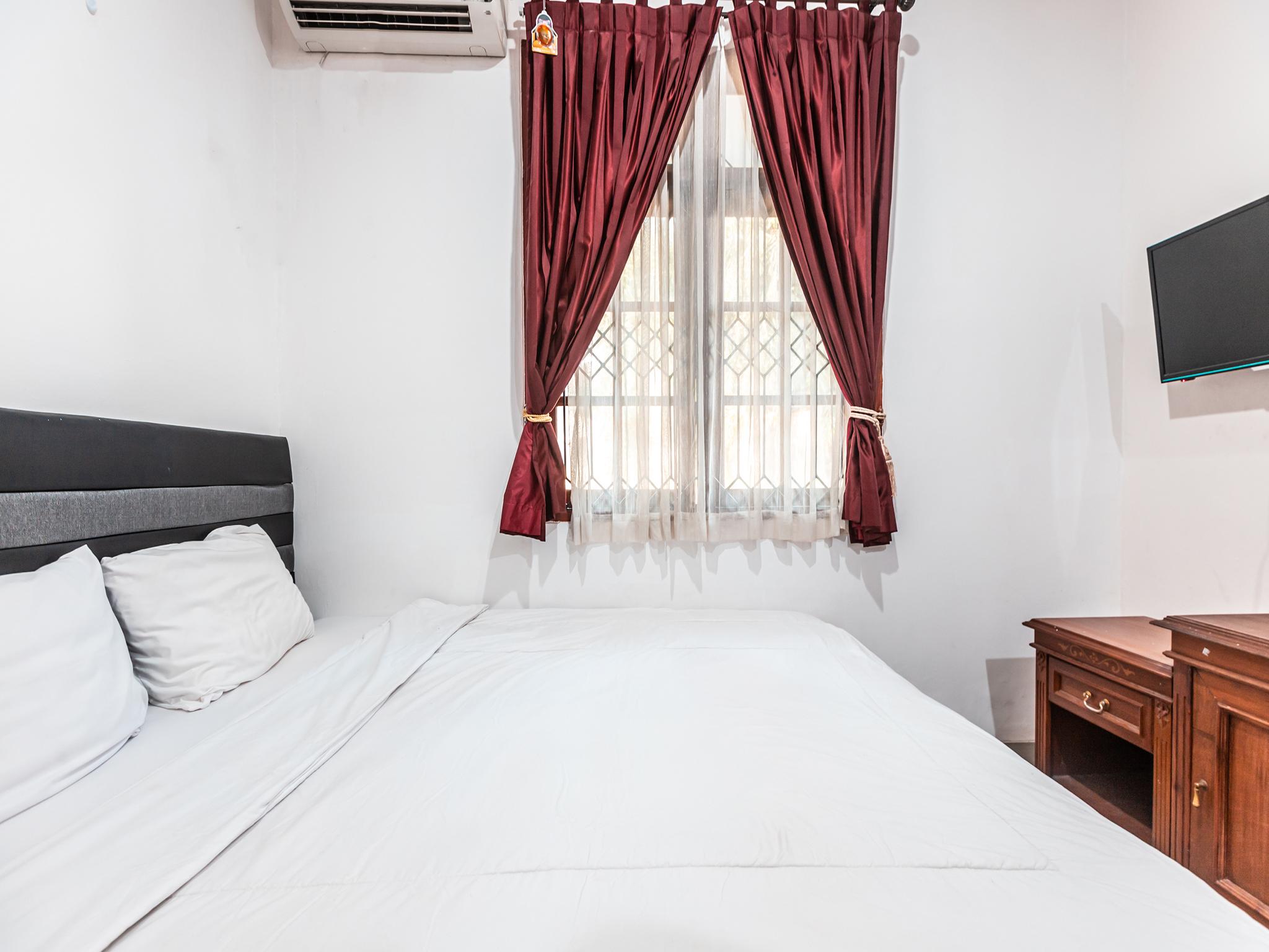 Oyo 1990 Kost Kuningan Executive Boading House Setiabudi Jakarta Exteriör bild