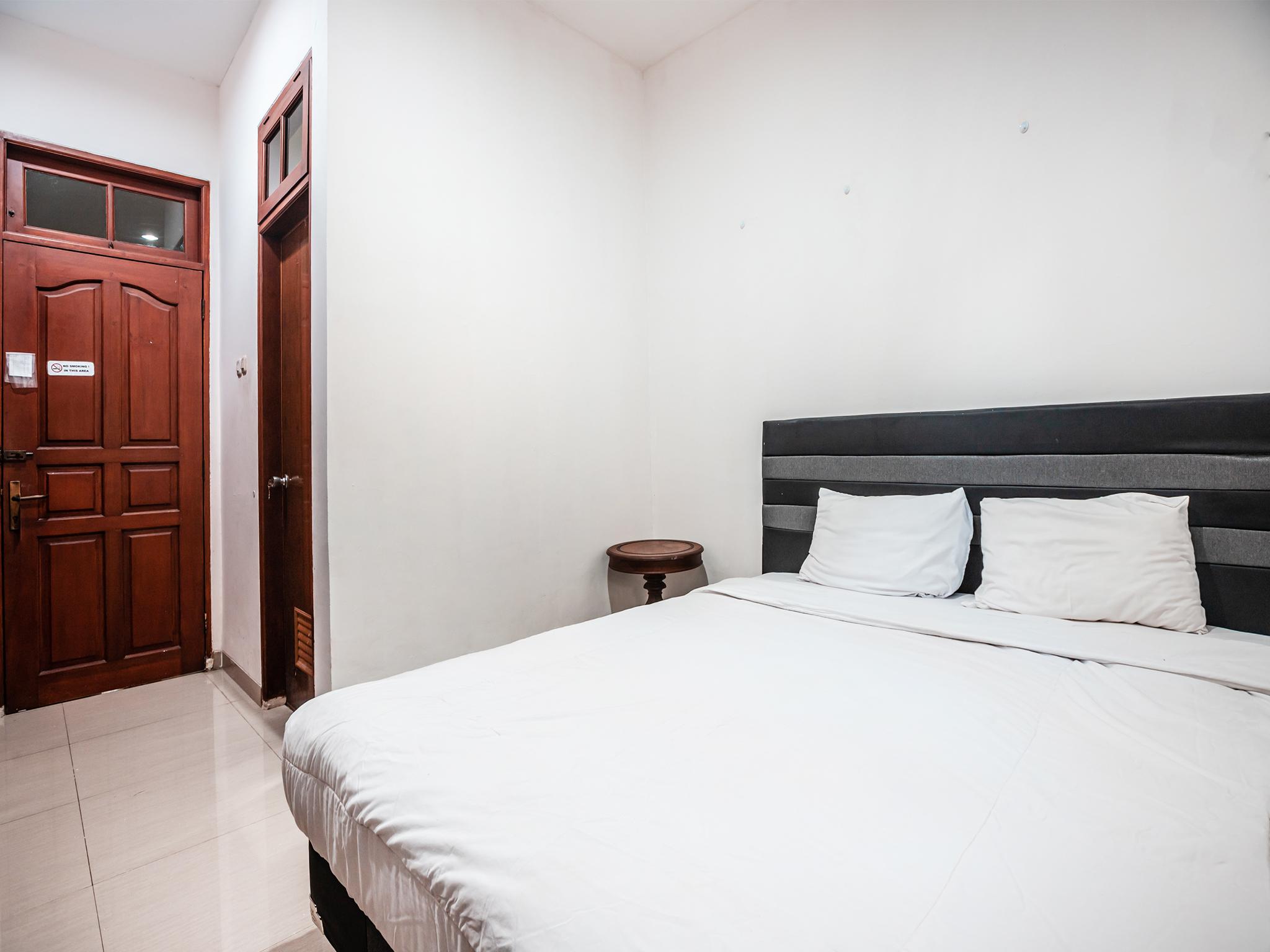 Oyo 1990 Kost Kuningan Executive Boading House Setiabudi Jakarta Exteriör bild