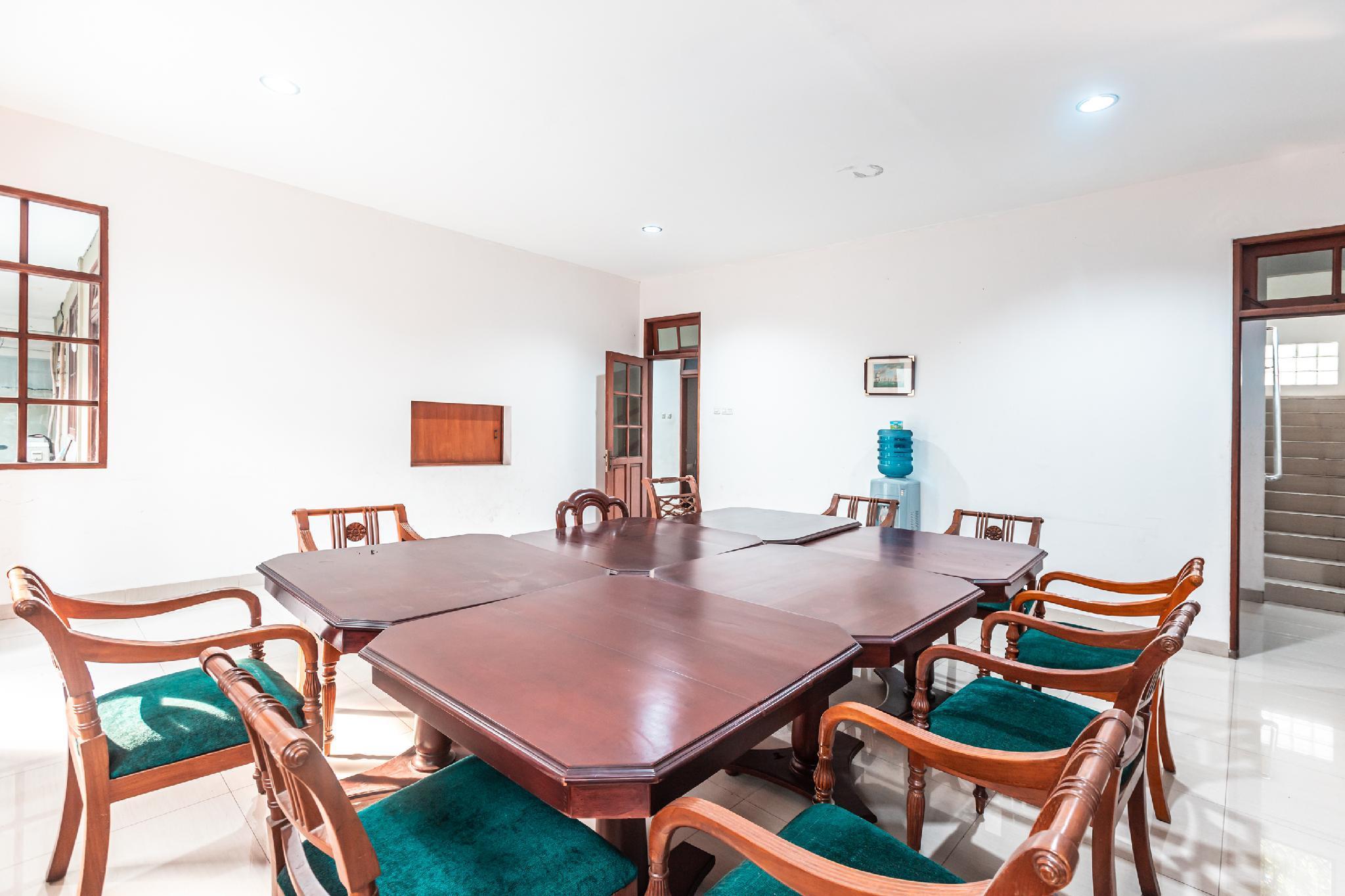 Oyo 1990 Kost Kuningan Executive Boading House Setiabudi Jakarta Exteriör bild